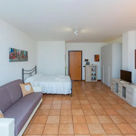 Varzis' Apartment *